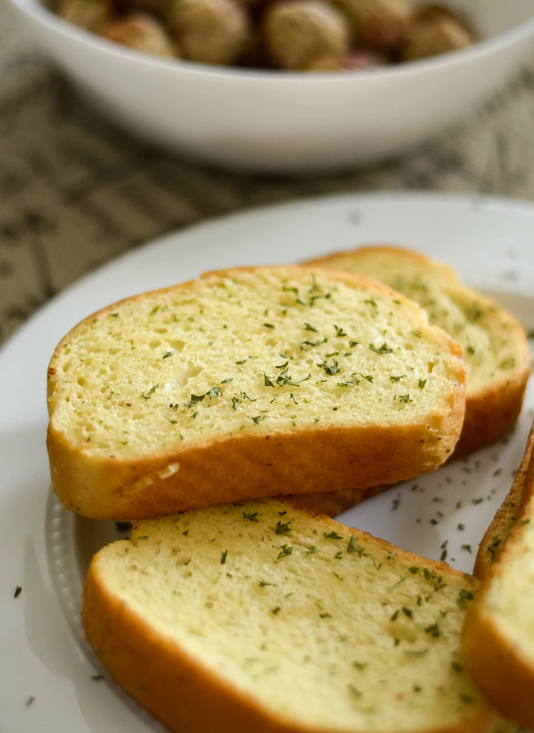 Air Fryer Texas Toast Garlic Bread