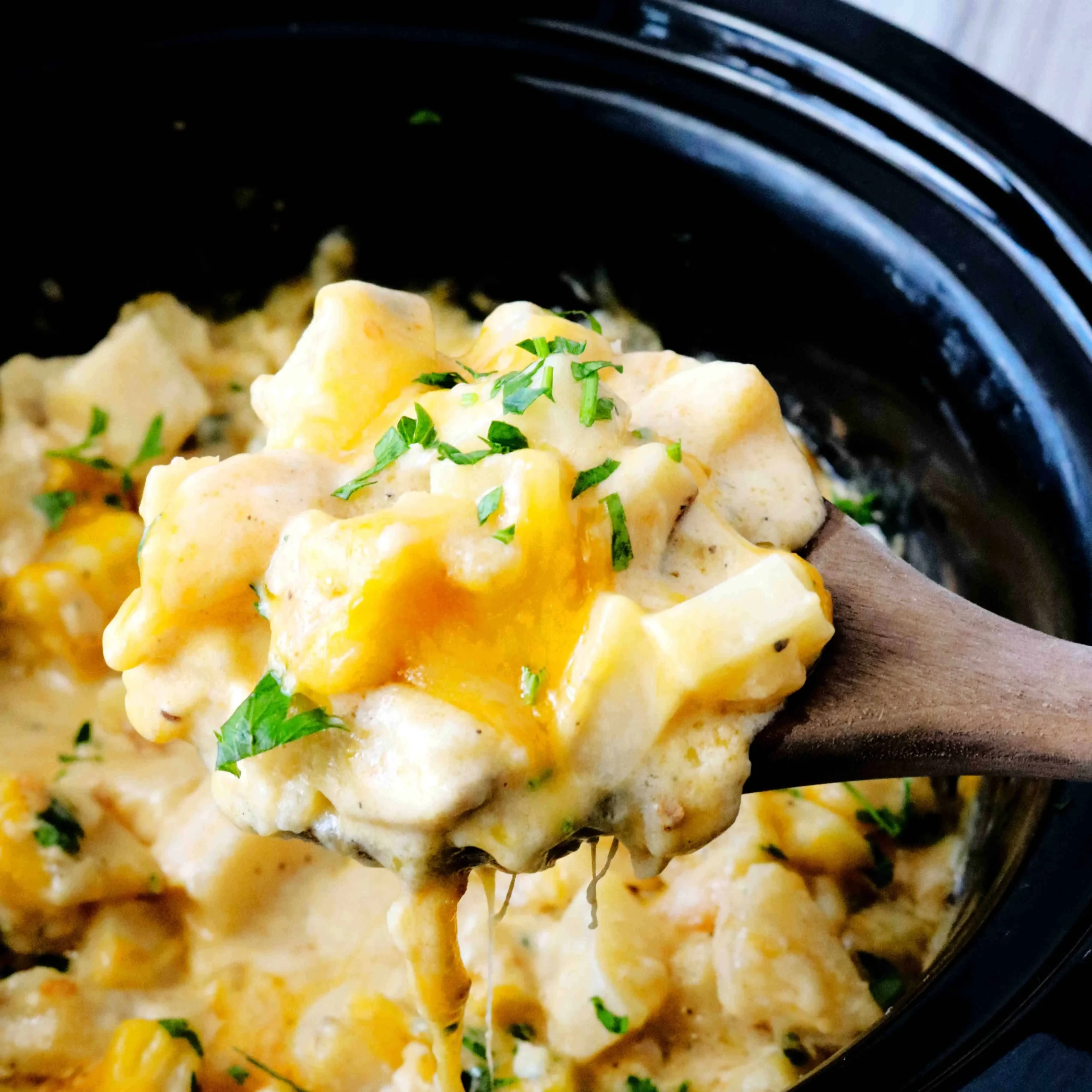 Anns Cheesy Crock Pot Potatoes