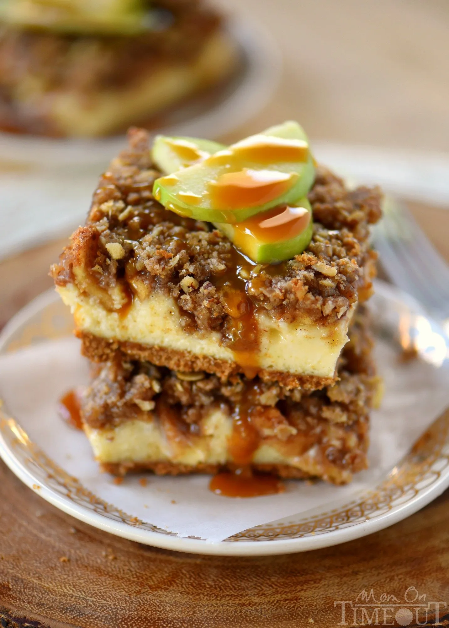 Apple Pie Cheesecake Bars
