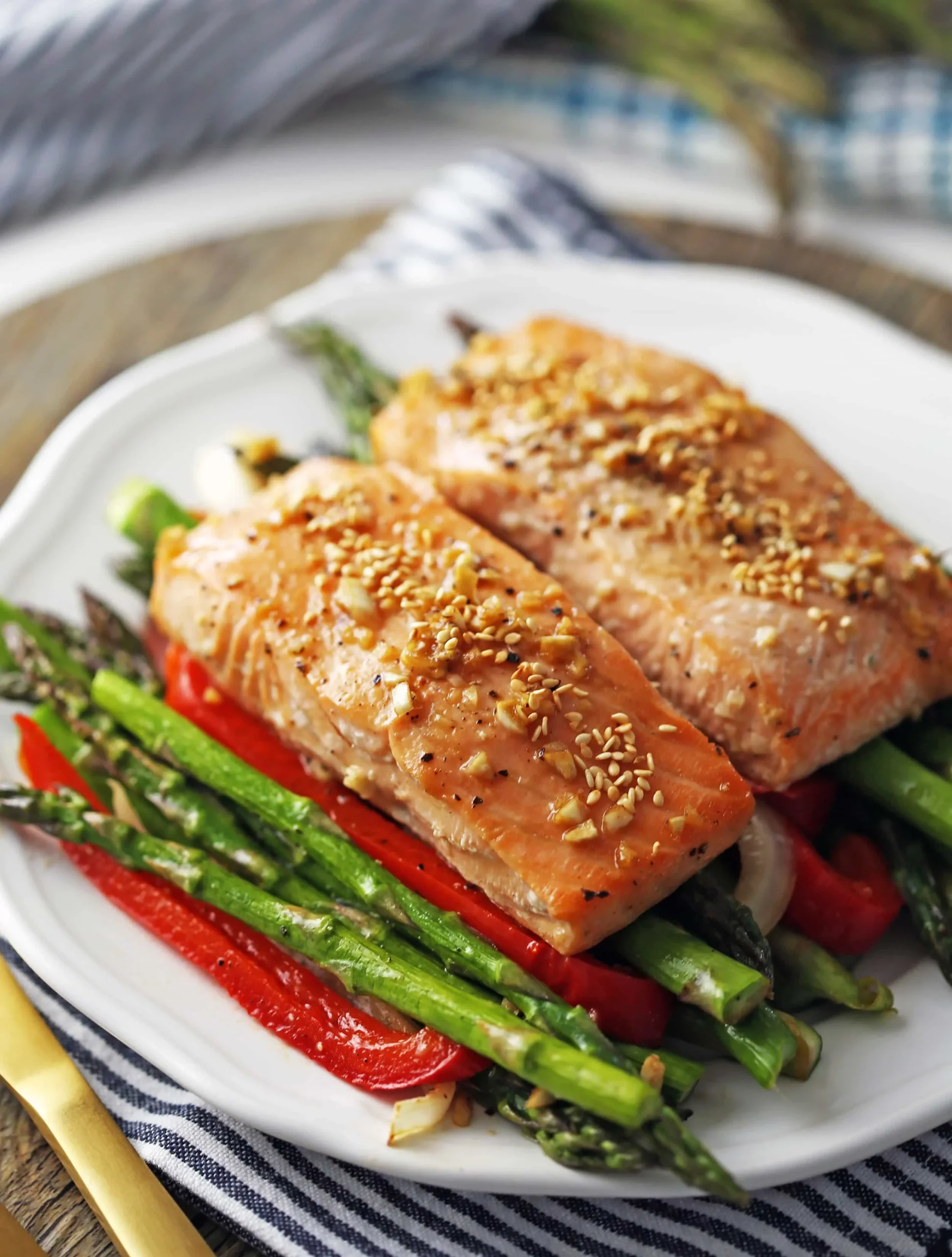 Bake Salmon Roasted Fish with Asparagus Gremolata