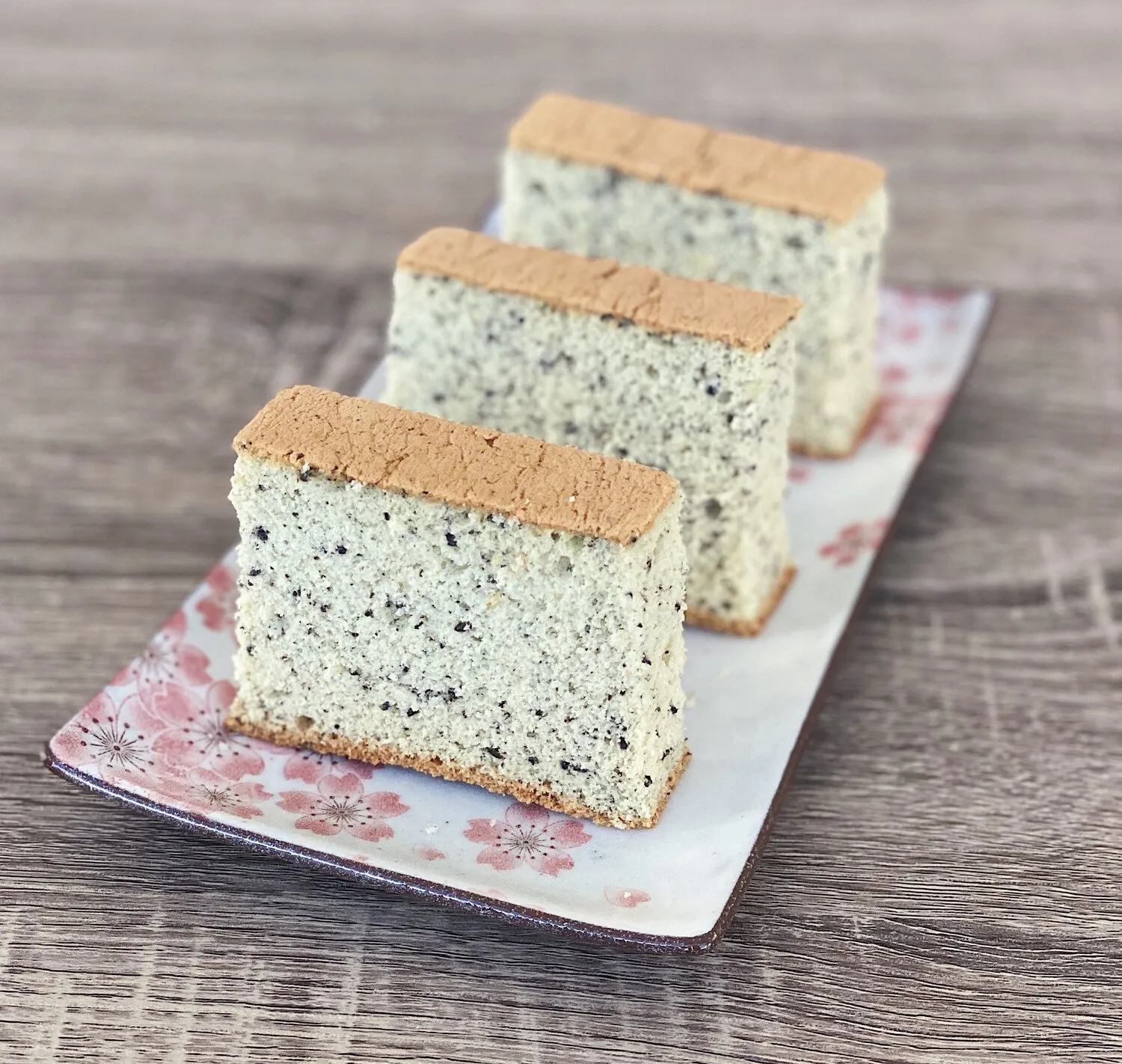 Black Sesame Cotton Sponge Cake