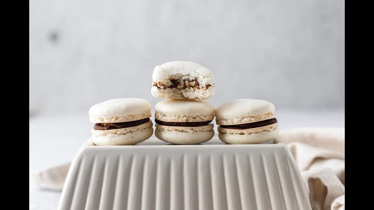 Chocolate Pecan Pie Macarons
