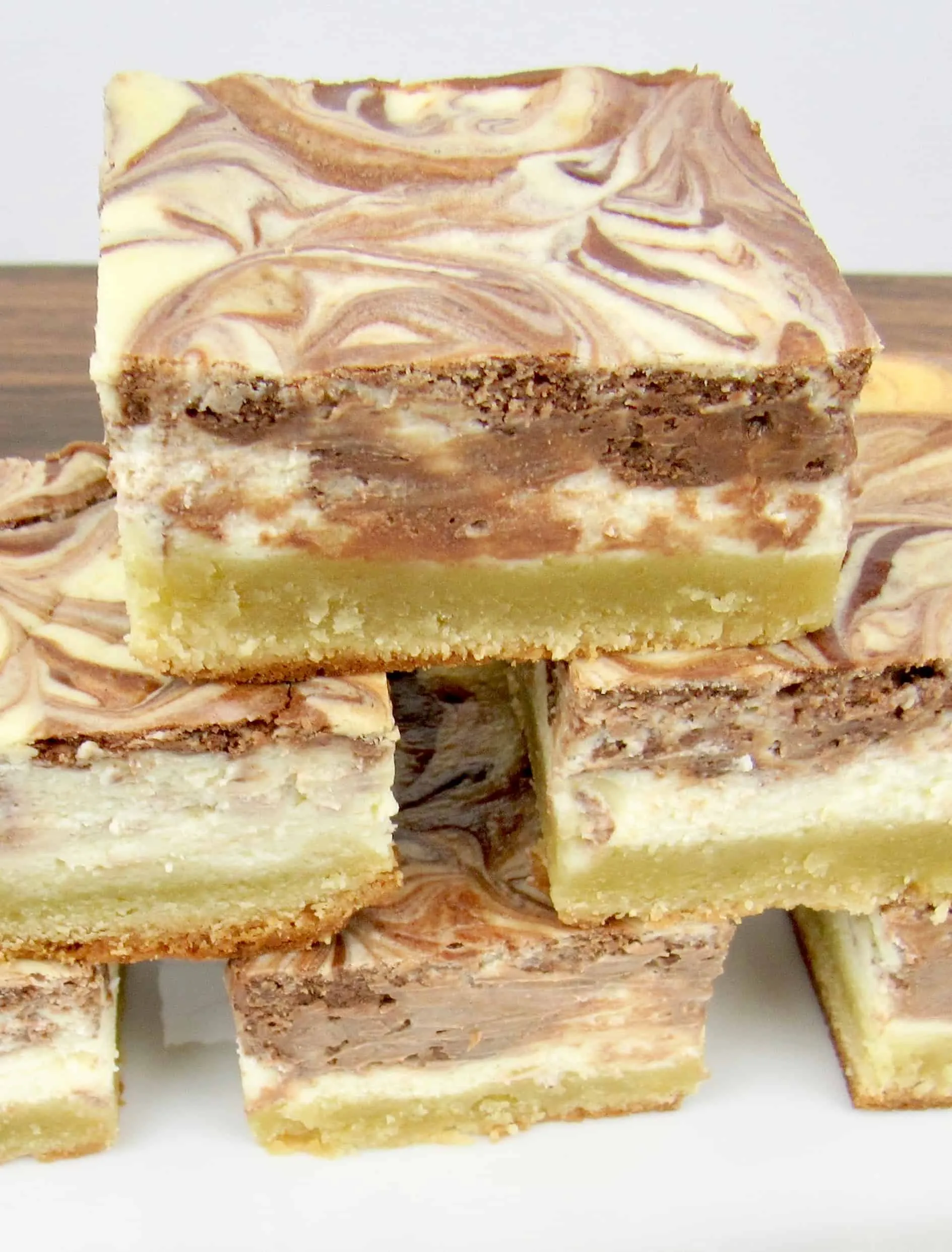 Chocolate and Vanilla Cheesecake Bars