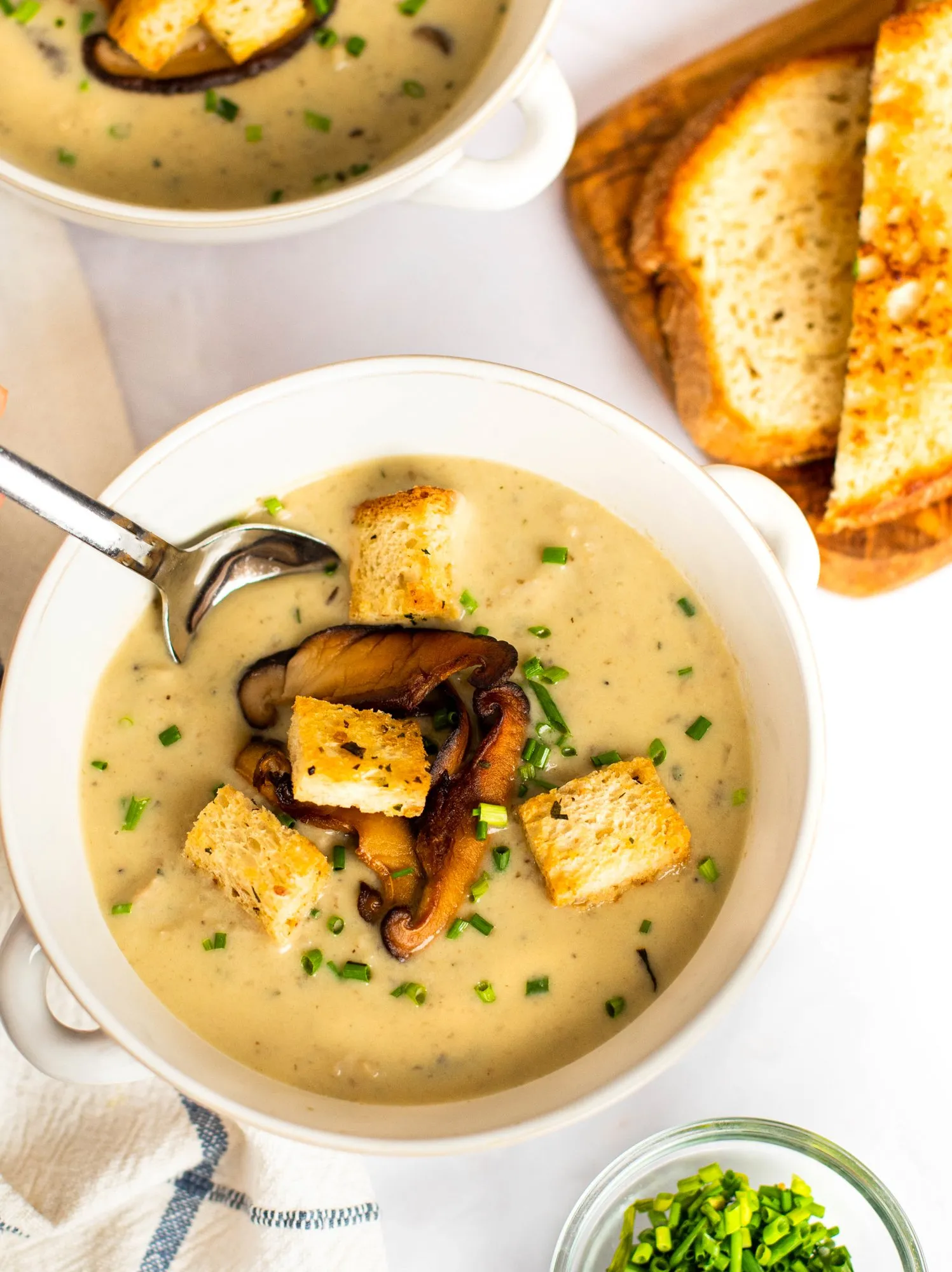 Cream Mushroom Soup with White Wine and Leeks