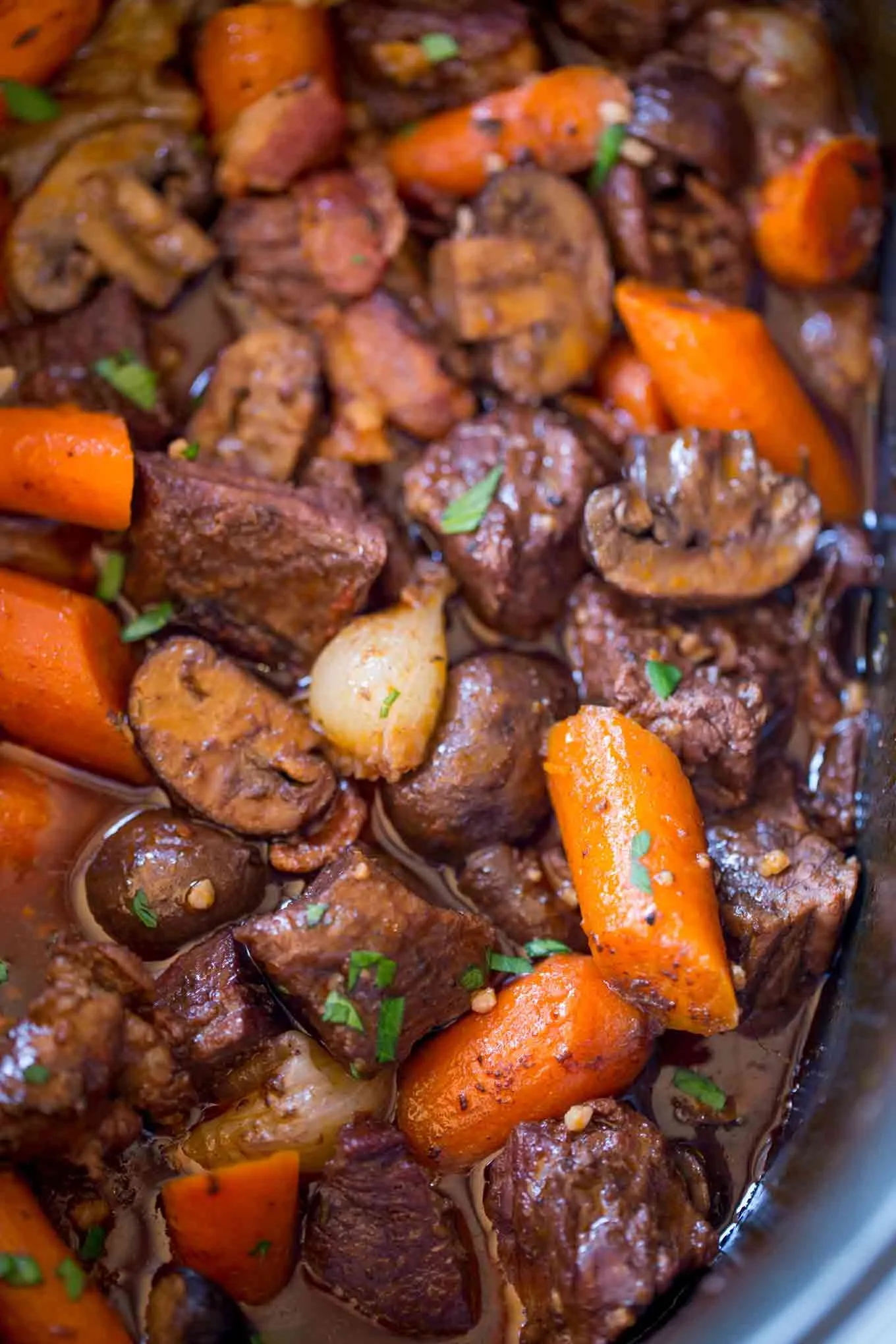 Crockpot Beef Wine Mushrooms