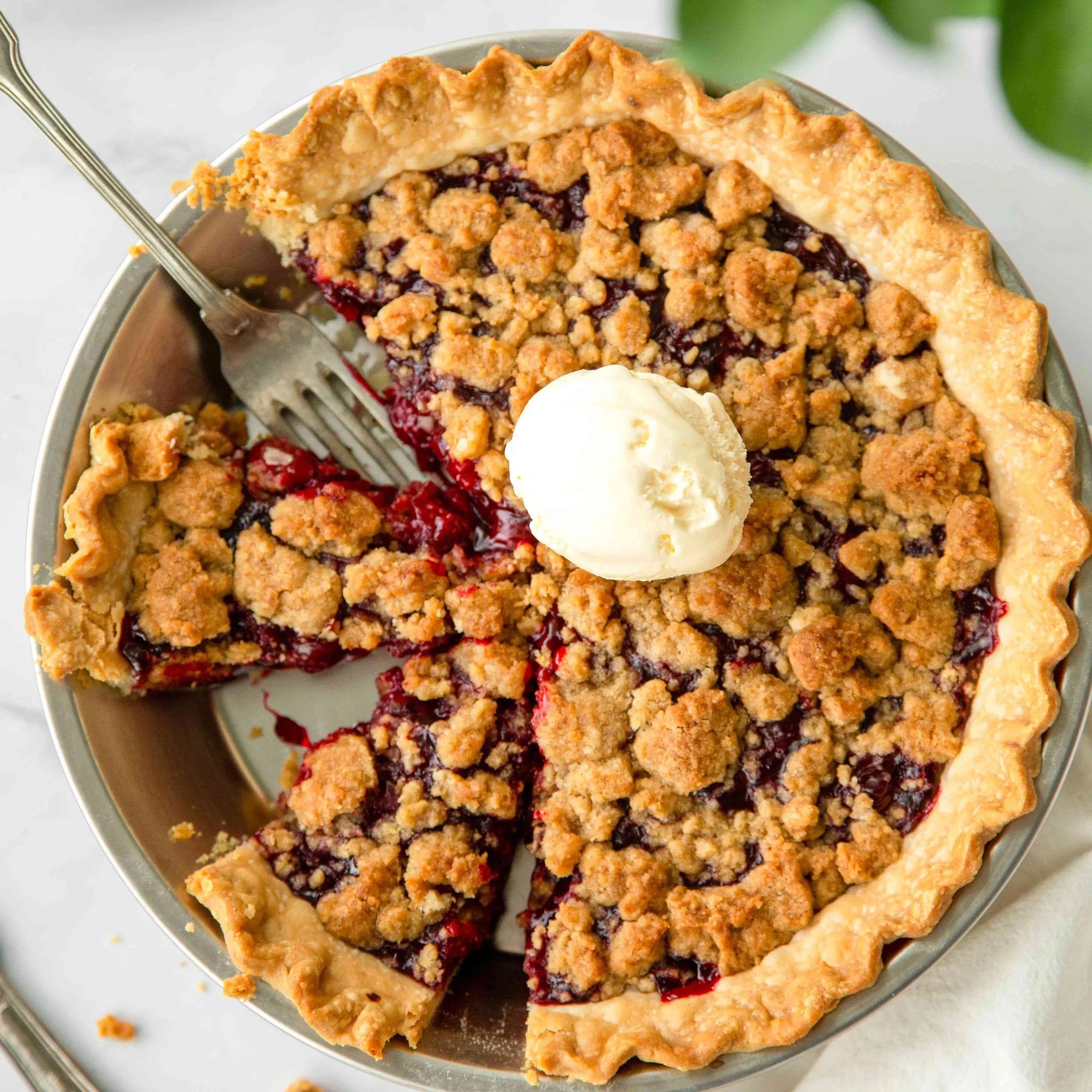 Crumb Topped Cherry Pie