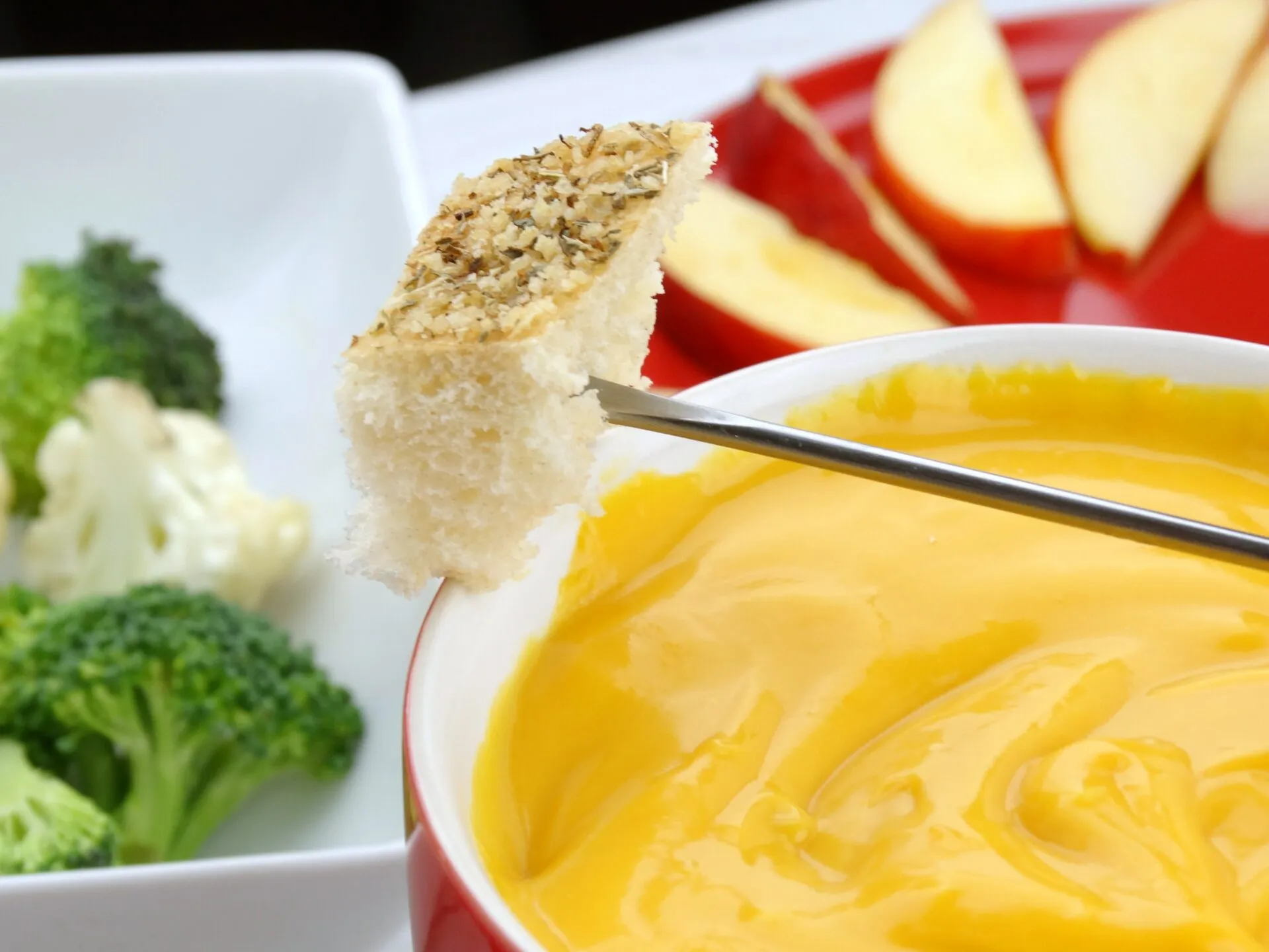 Easy Cheddar Ranch Fondue