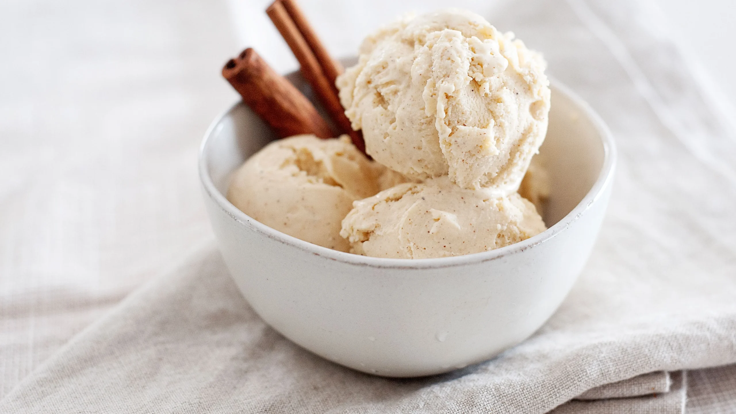 Easy Cinnamon Ice Cream
