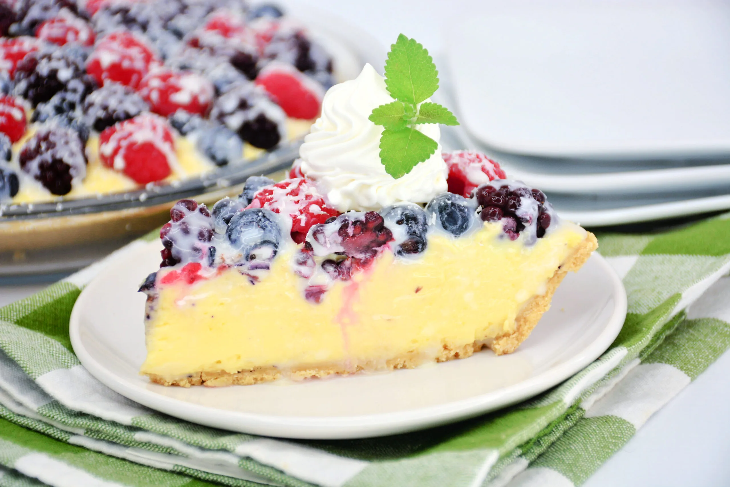 Easy No Bake Berry Pie