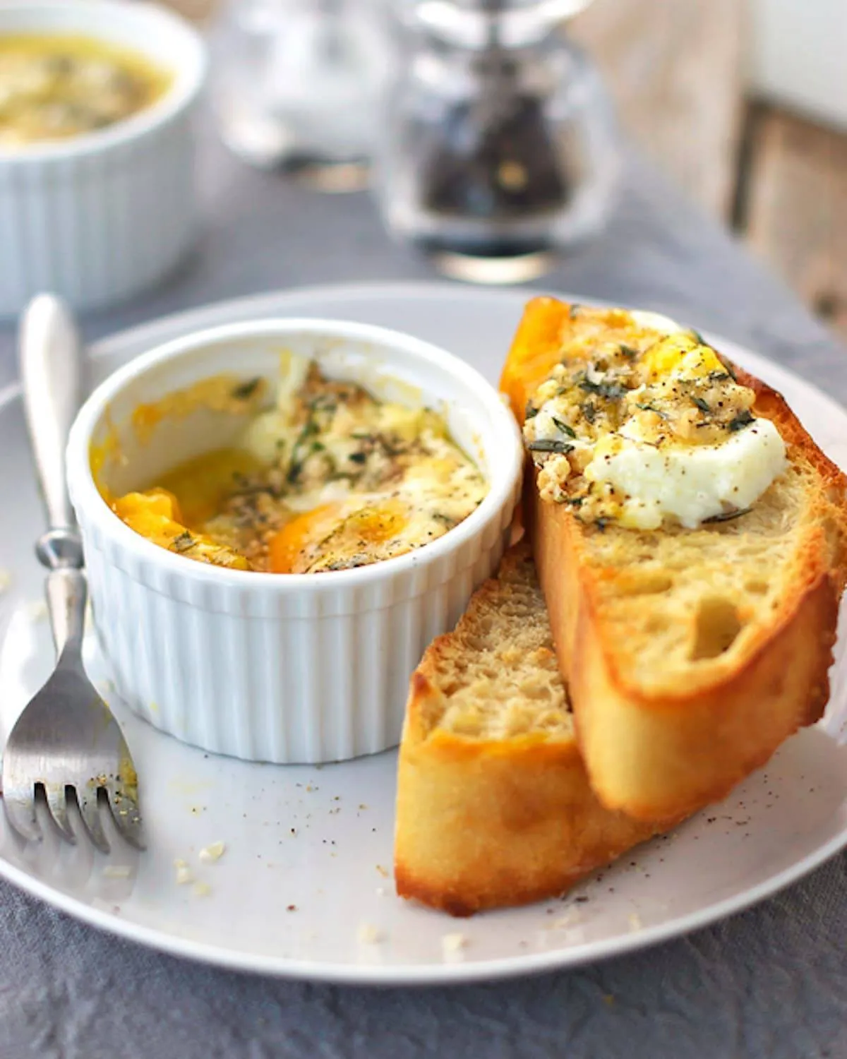 Easy Parmesan Baked Egg