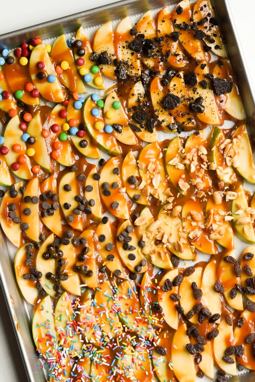 Easy Sheet Pan Caramel Apples Slices