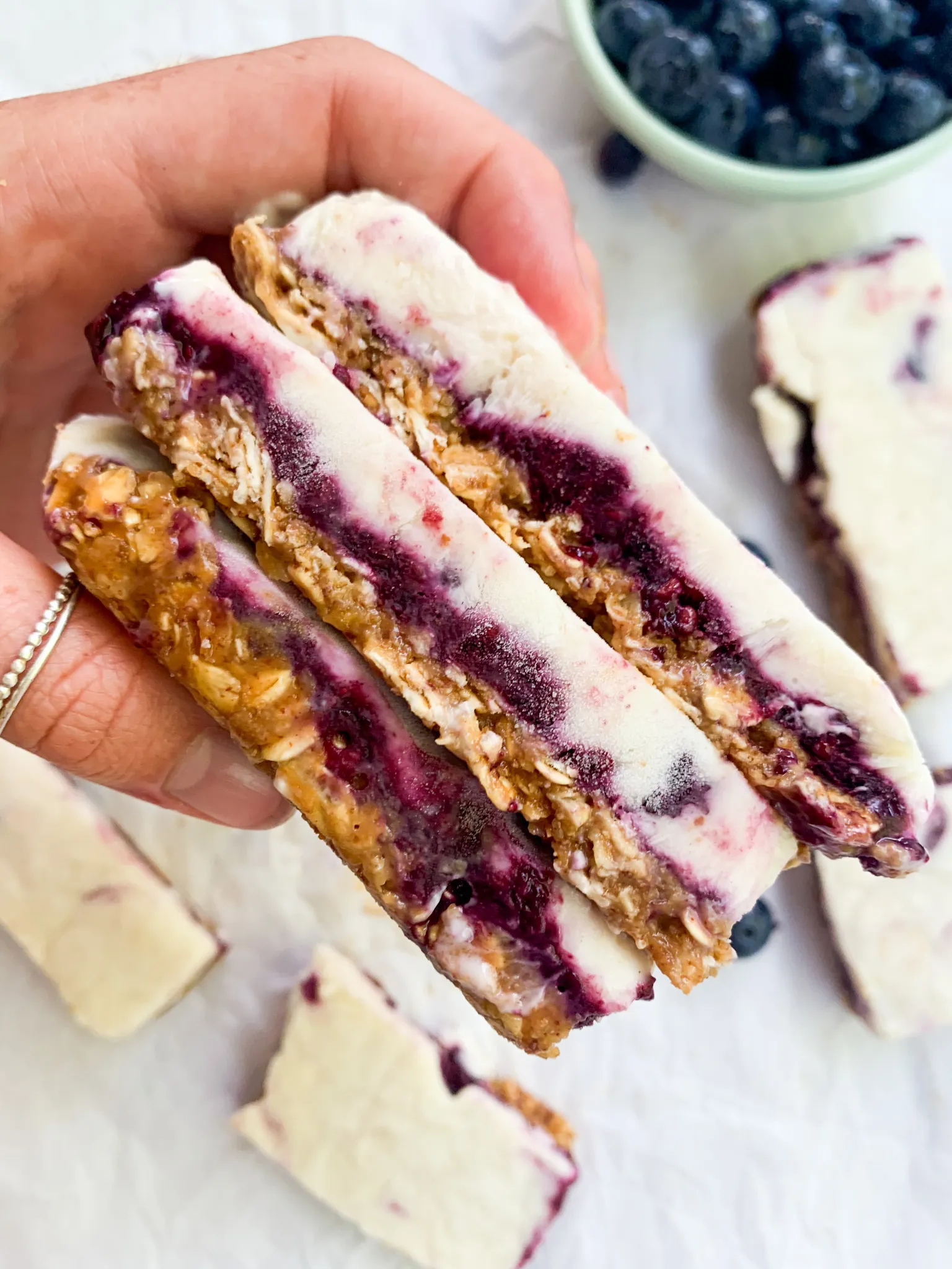 Frozen Yogurt Granola Bars