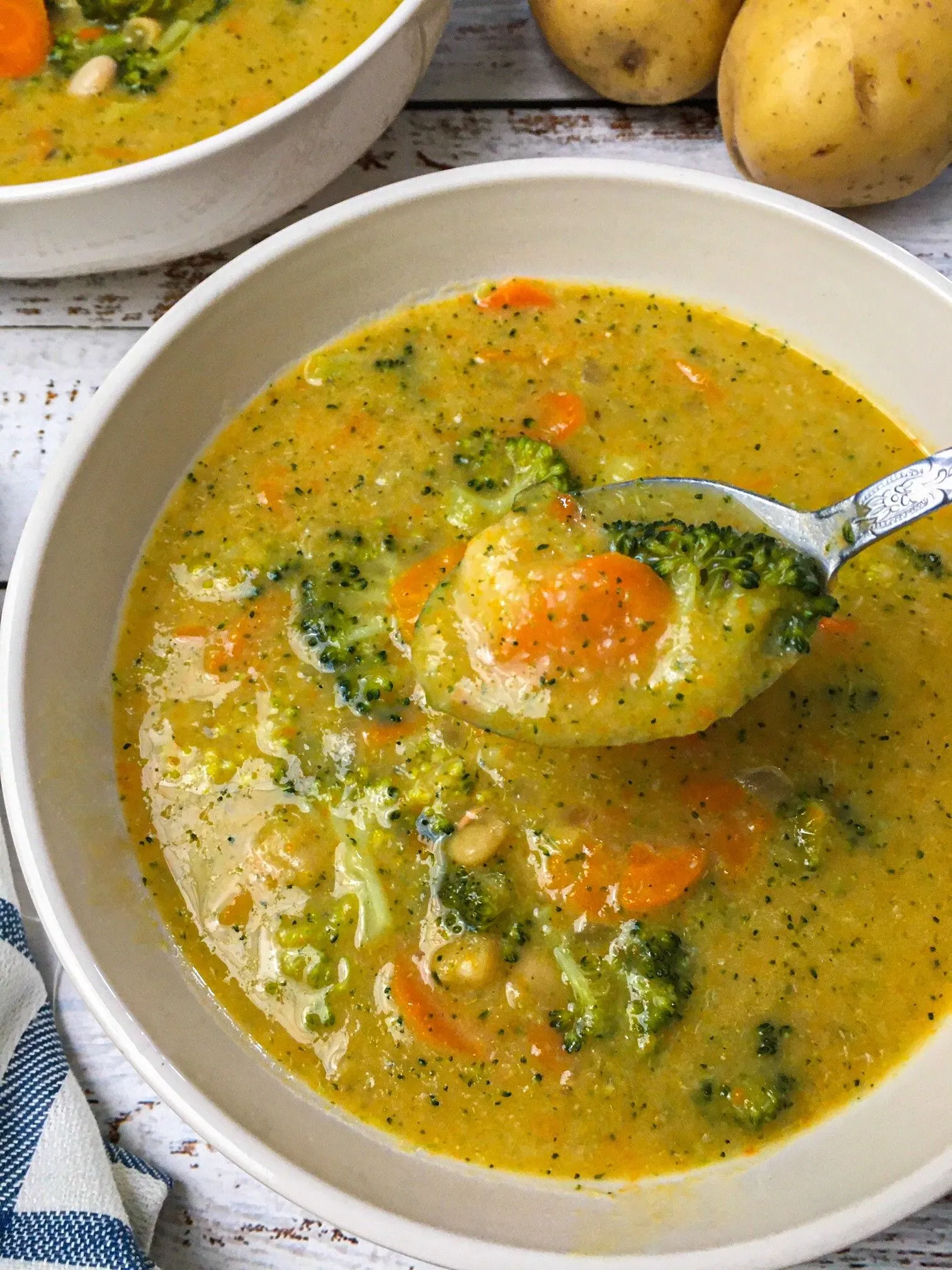 Healthy Roasted Broccoli Carrot Soup