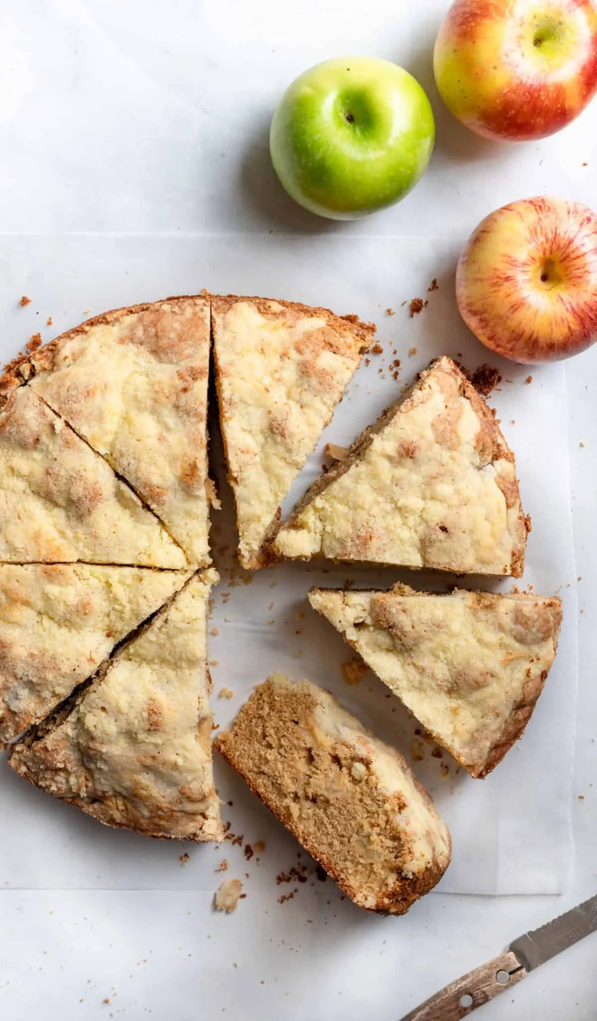 Irish Apple Crumble Cake