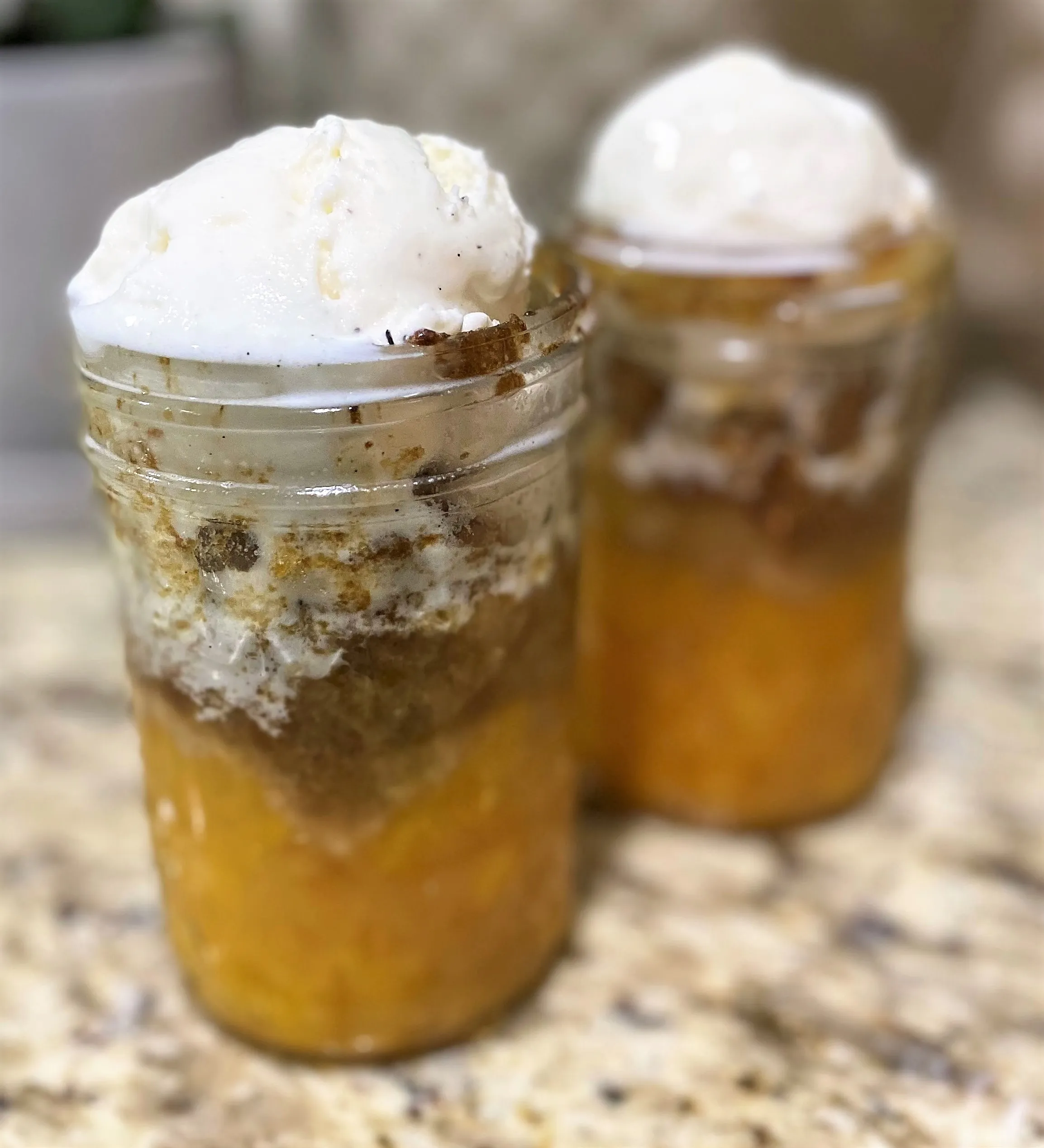 Mason Jar Peach Cobbler