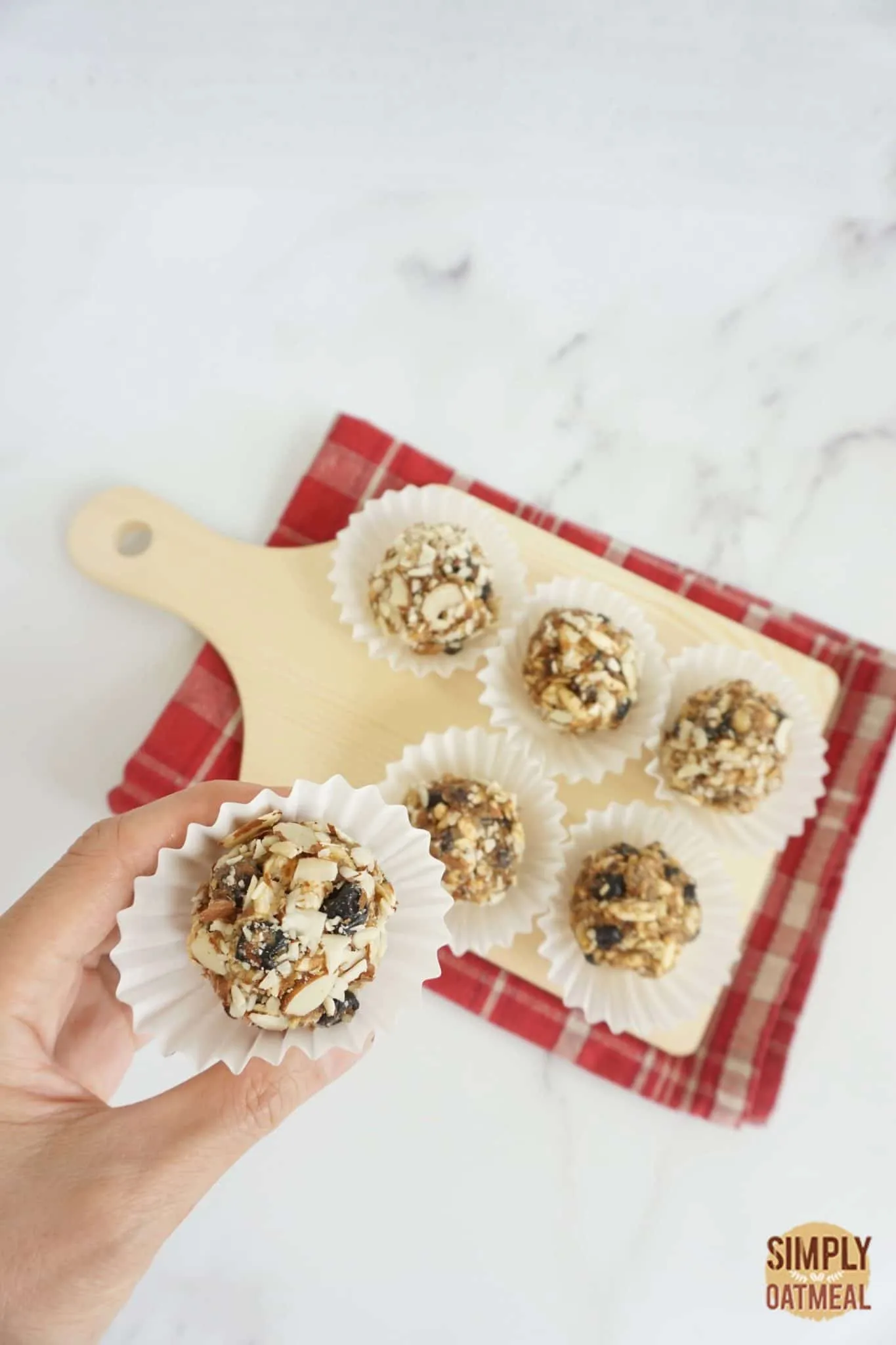 No Bake Blueberry Oatmeal Cookie Balls