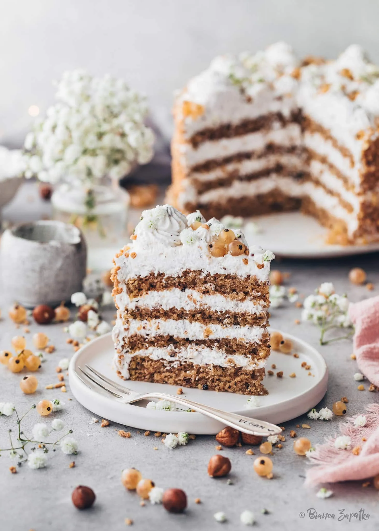 Nut Cake Okov Dort s Krémem