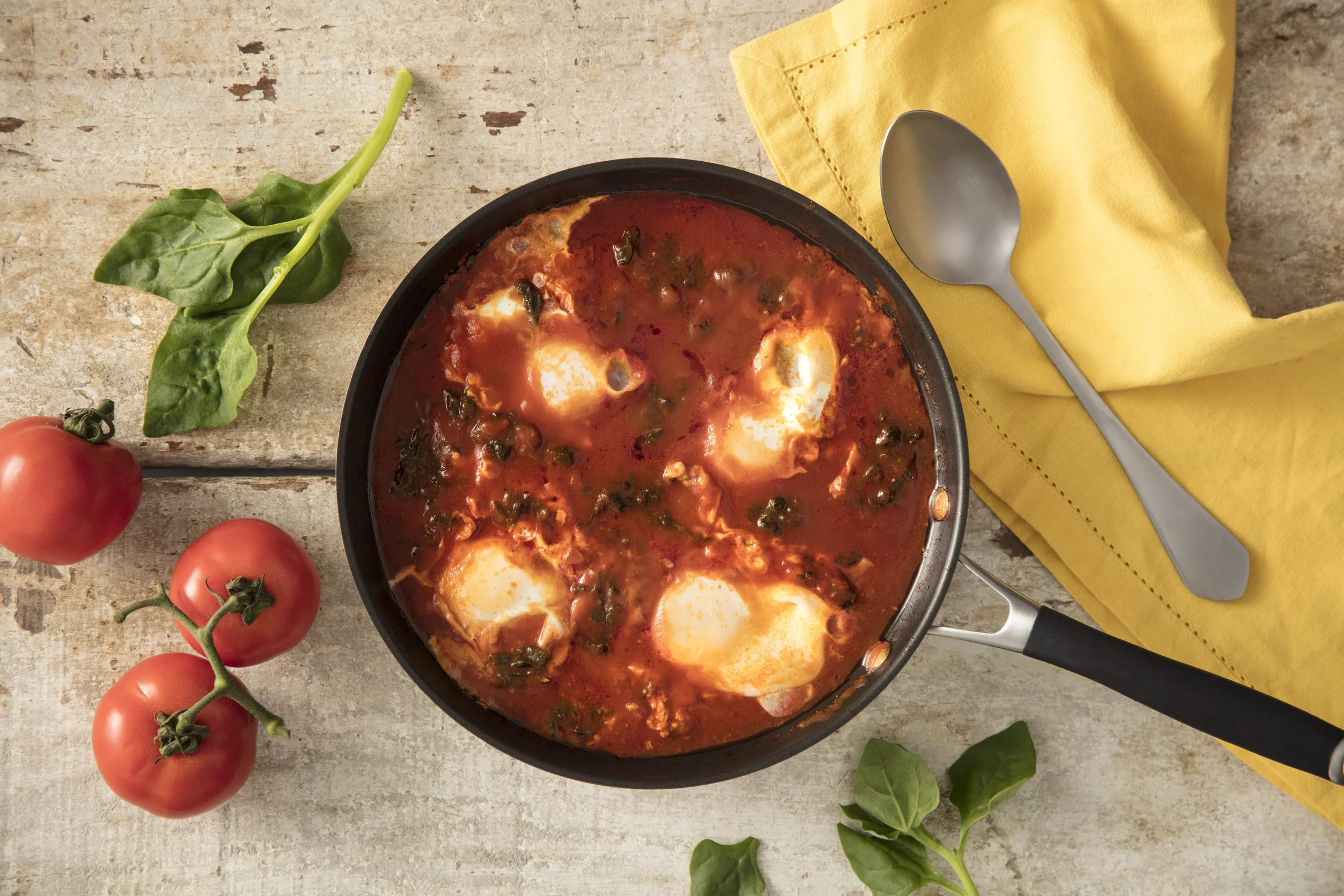 Ovos com Espinafre e Molho de Mostarda