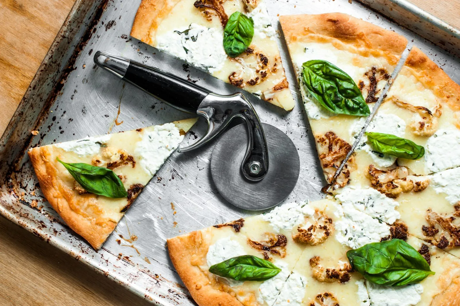 Roasted Cauliflower White Pizza Dip