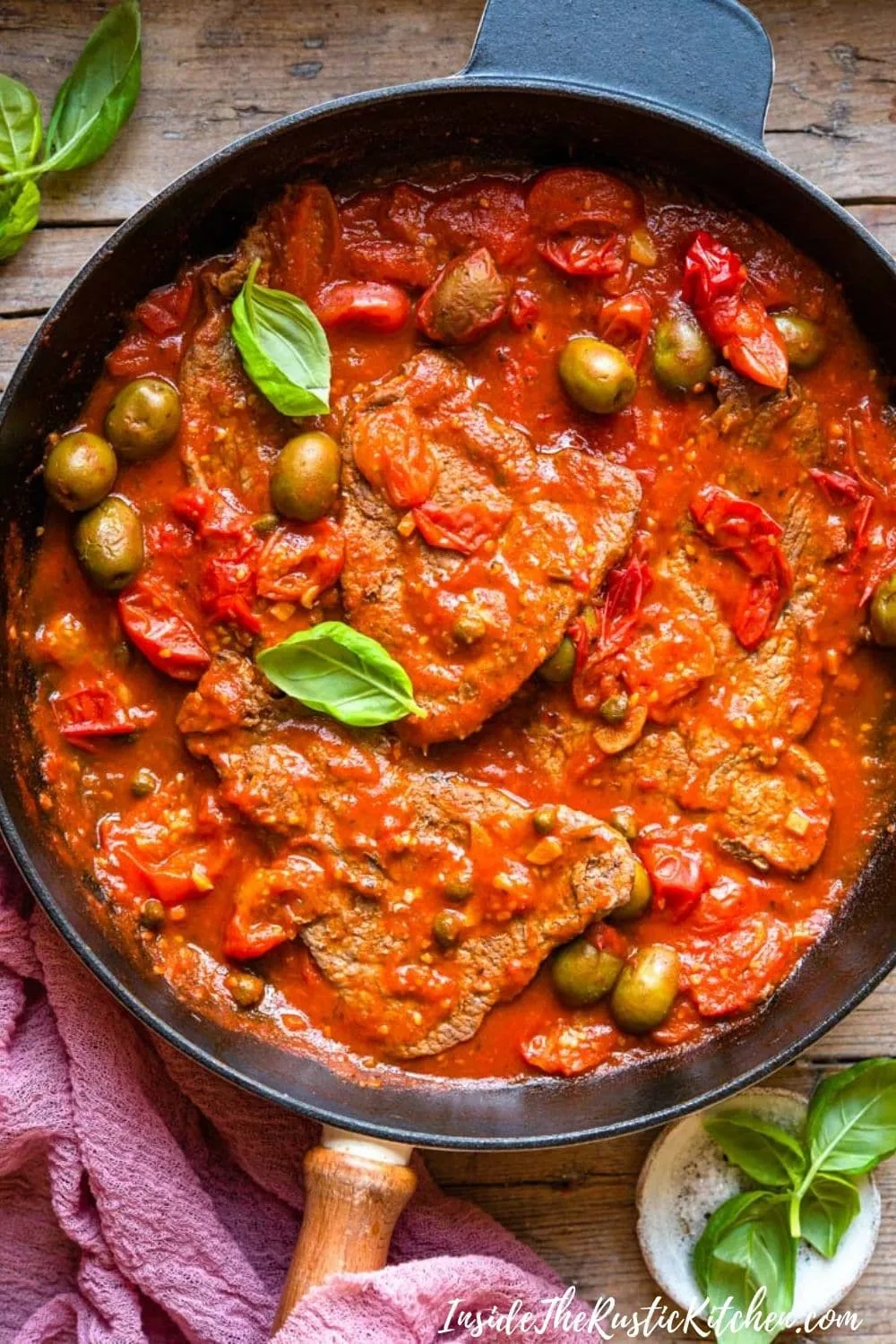 Salsa Pizzaiola Tomatoes and Garlic Sauce