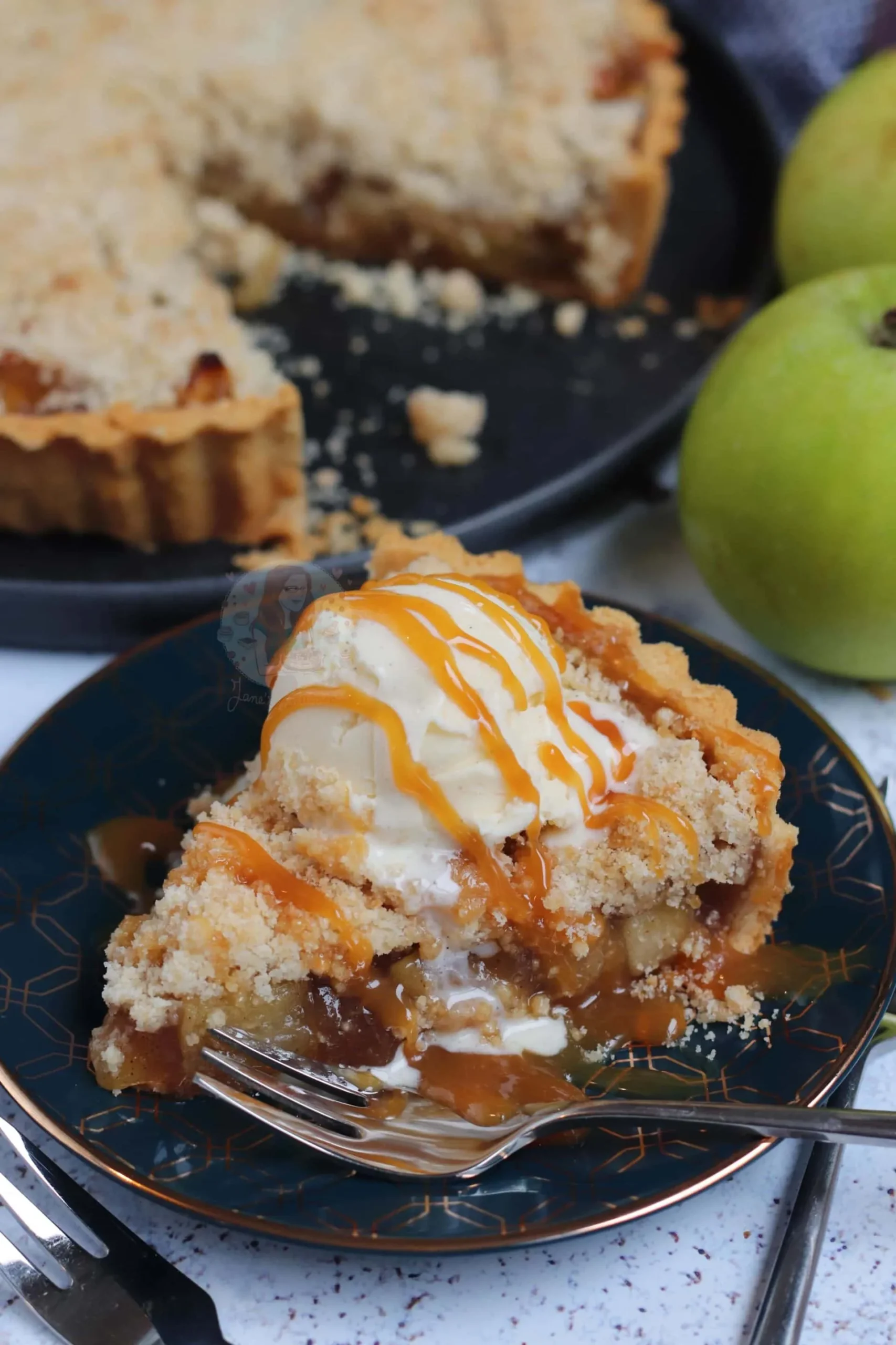 Saucy Apple Crumble Pie