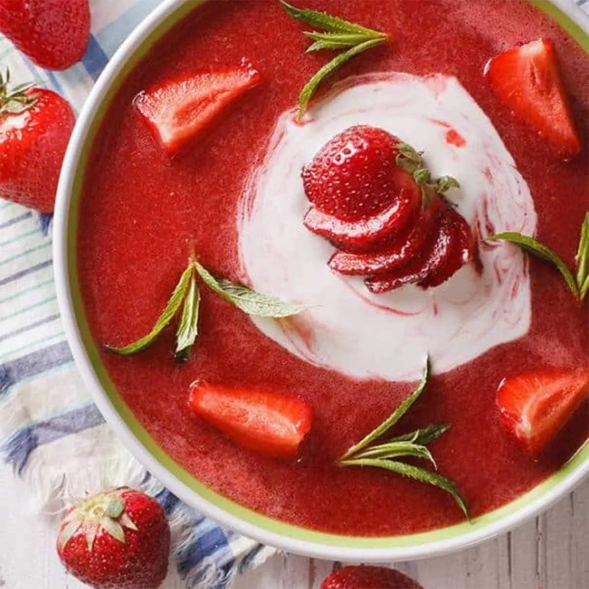 Simple Roasted Strawberry Soup