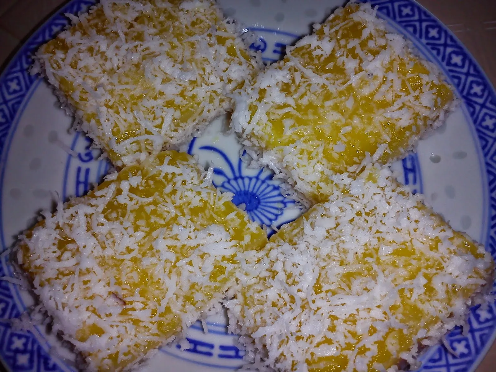 Steamed Pumpkin Coconut Kuih