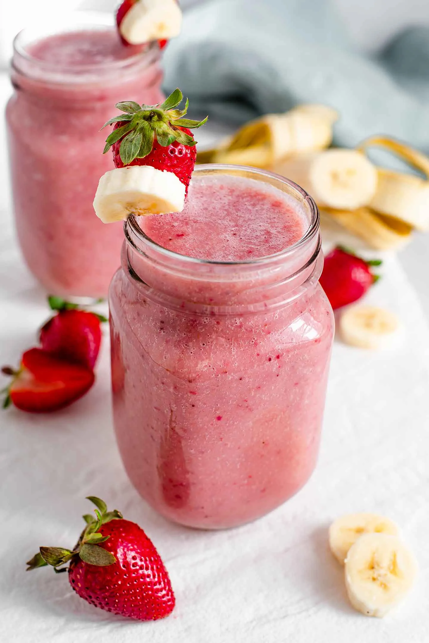 Strawberry Banana Chai Smoothie
