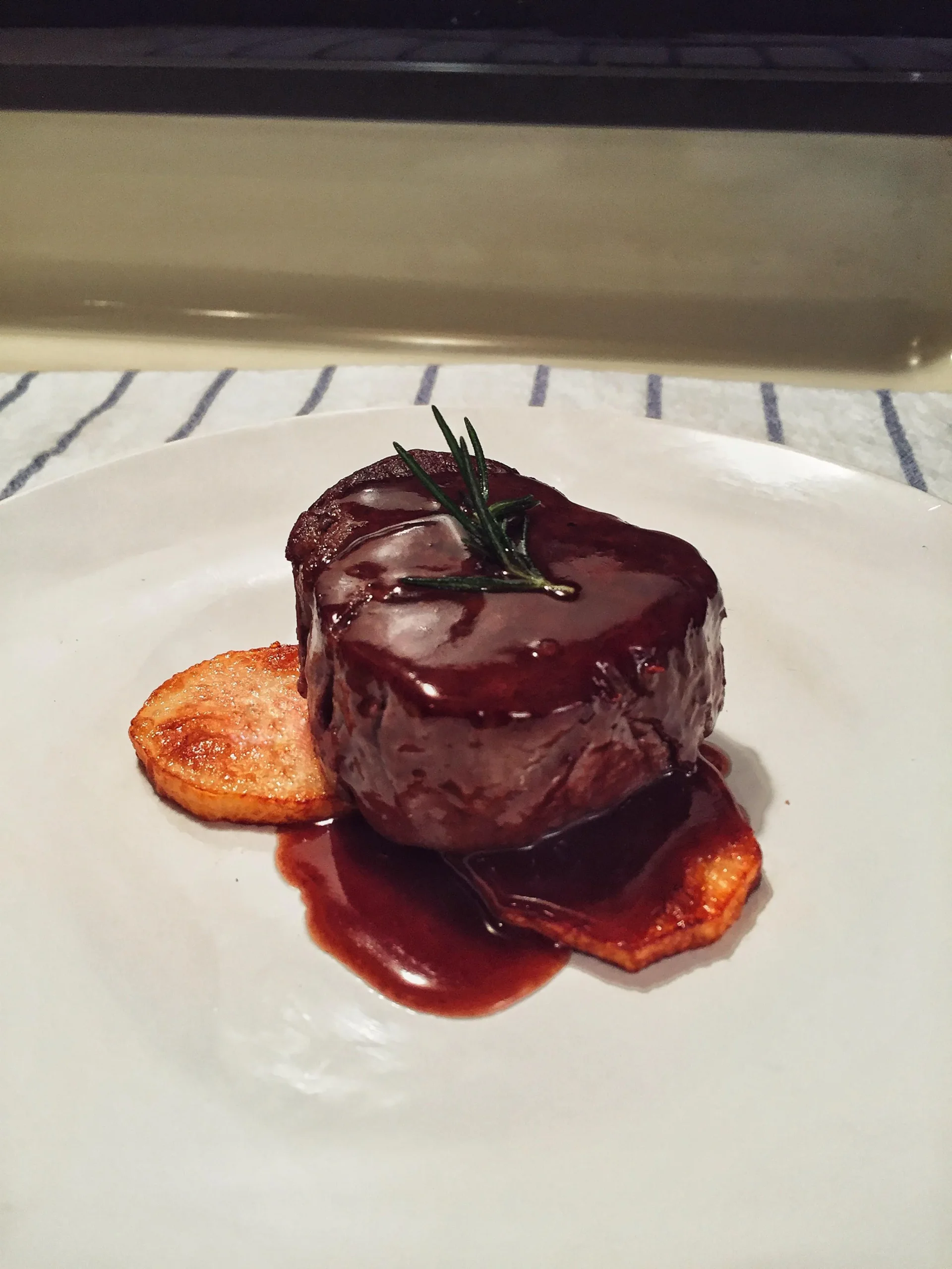 Stuffed Fillet of Beef with Bordelaise Sauce
