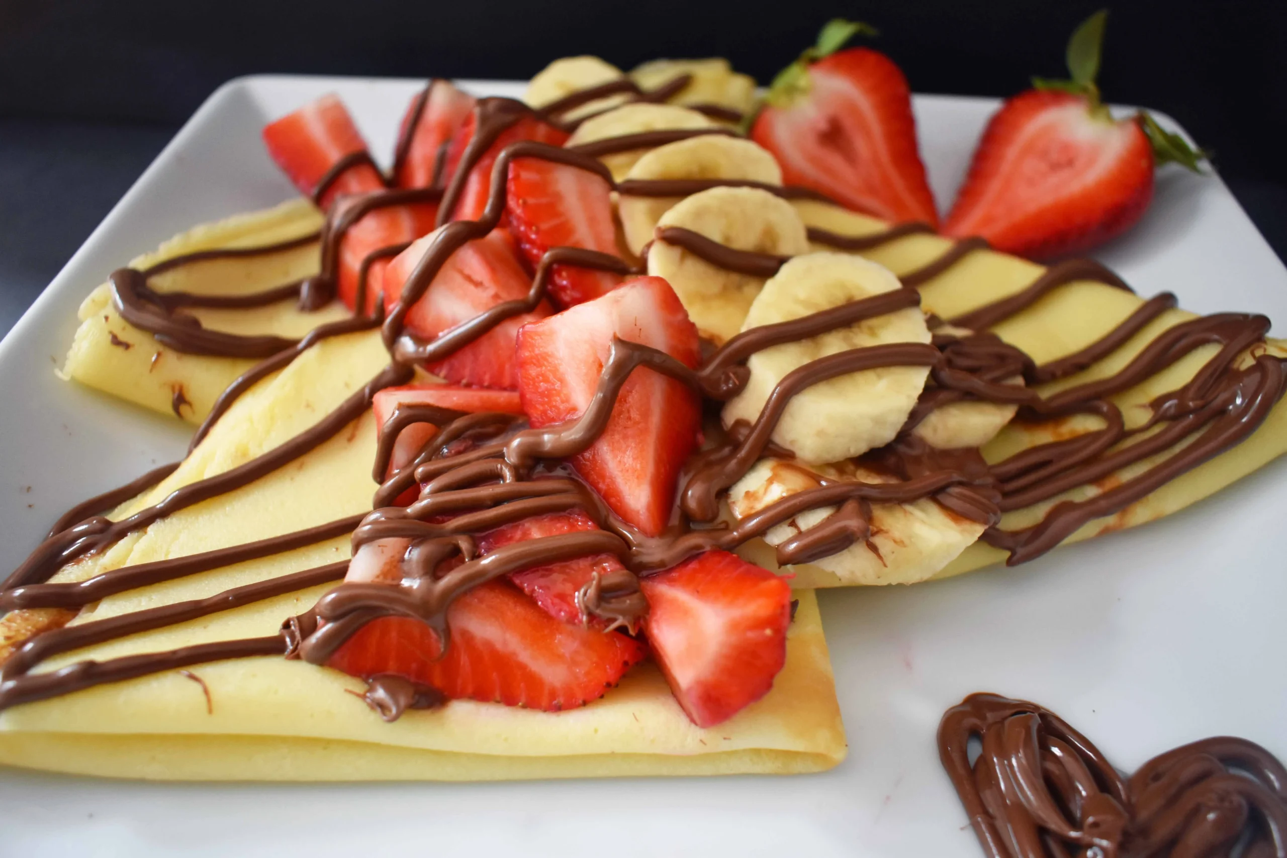 Sweet Crepes with Strawberries and Nutella