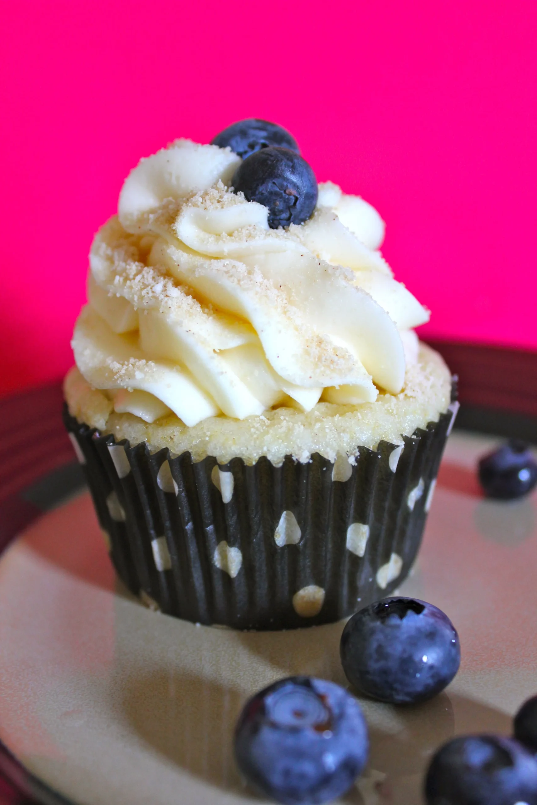 Vanilla Cupcakes Blueberry Filling