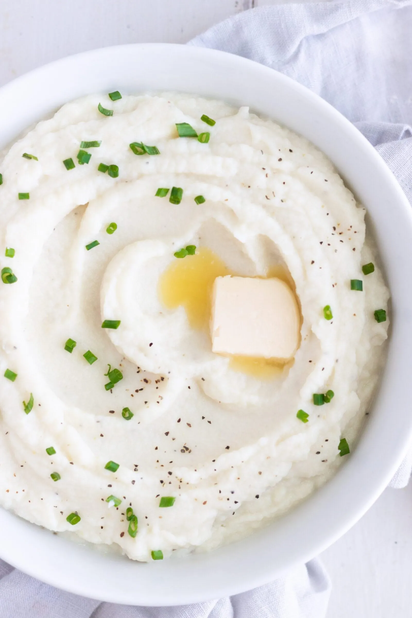 Vegan Mashed Cauliflower with Roasted Garlic