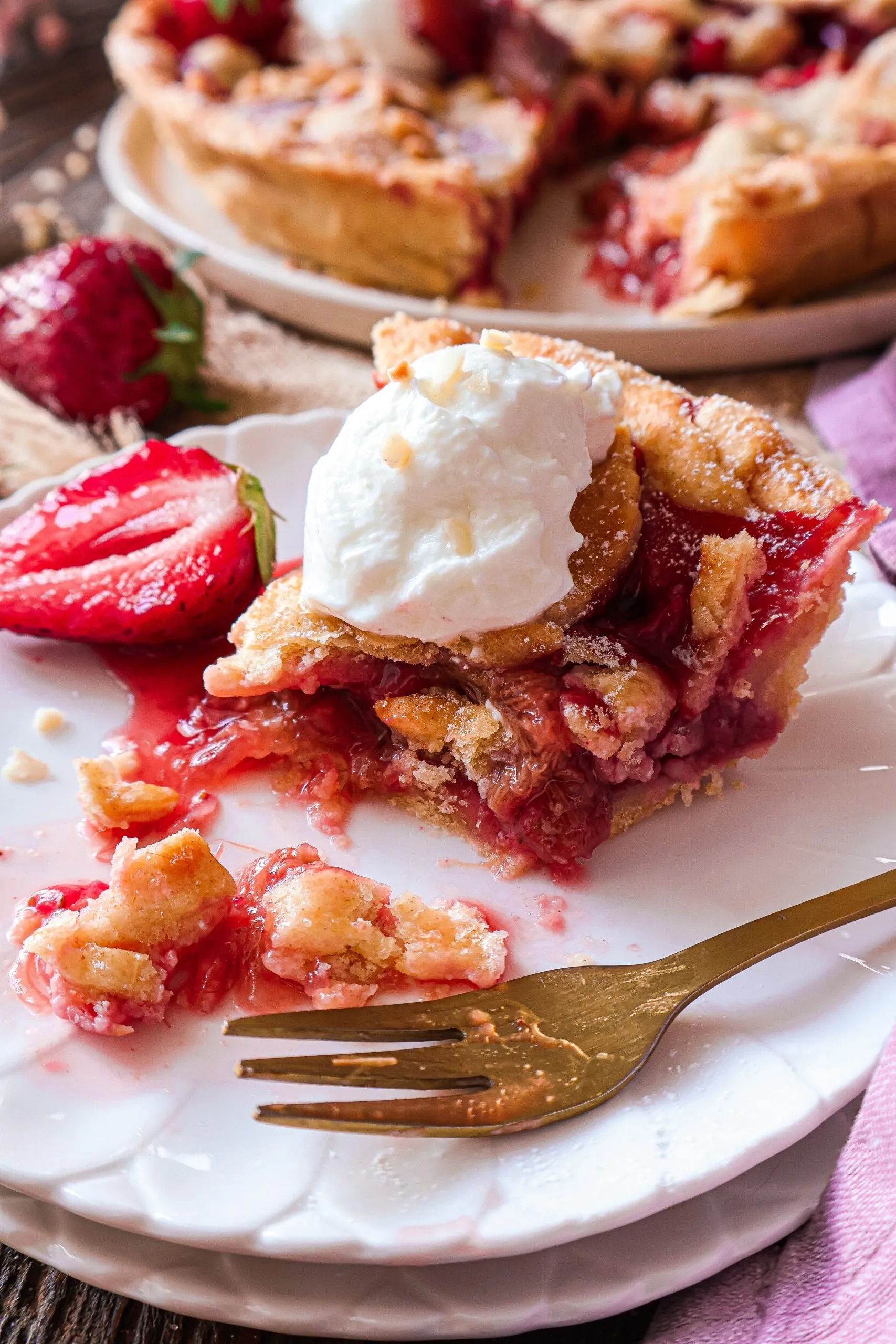 Vegan Strawberry Rhubarb Pie