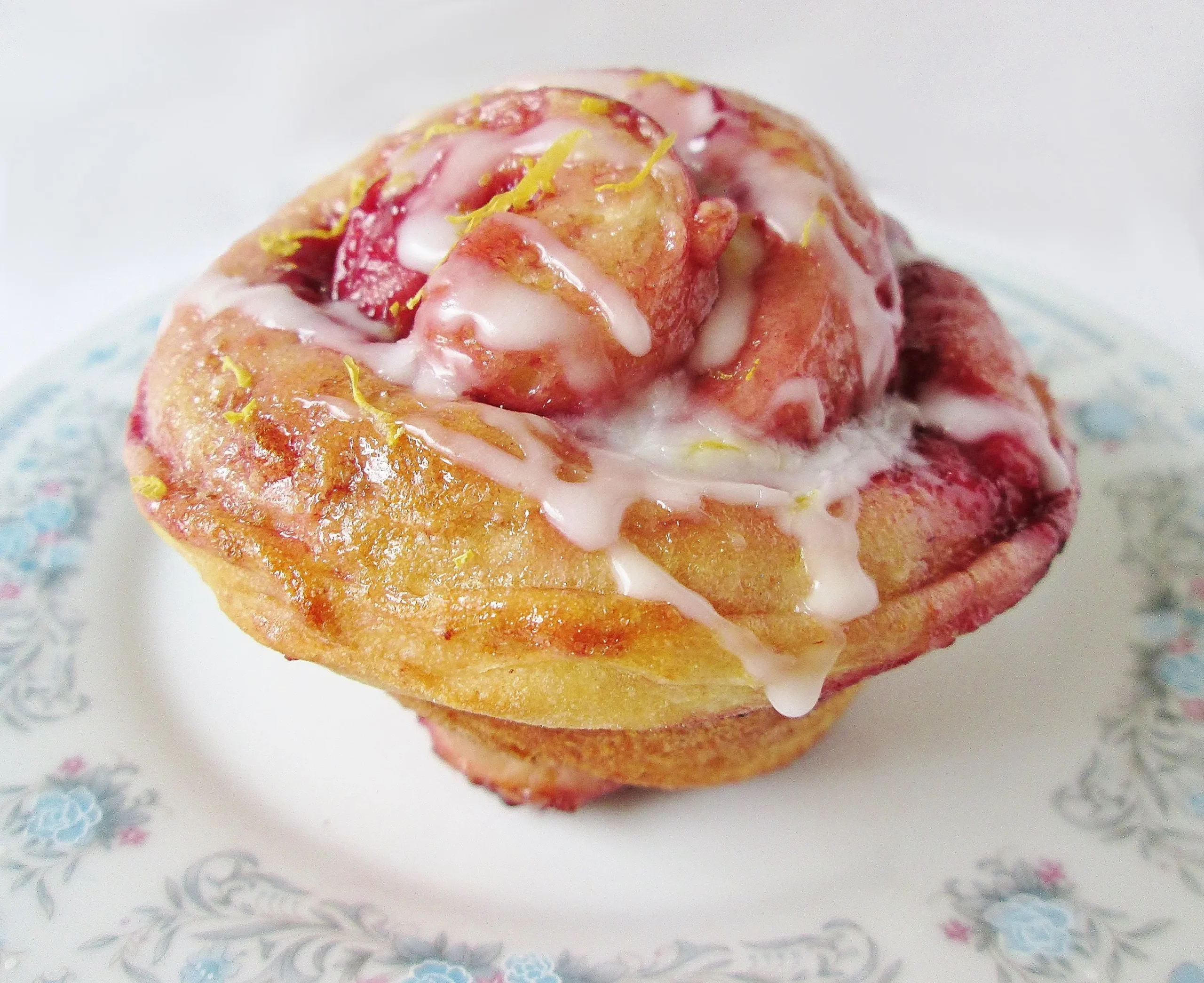 blackberry lemon sweet rolls