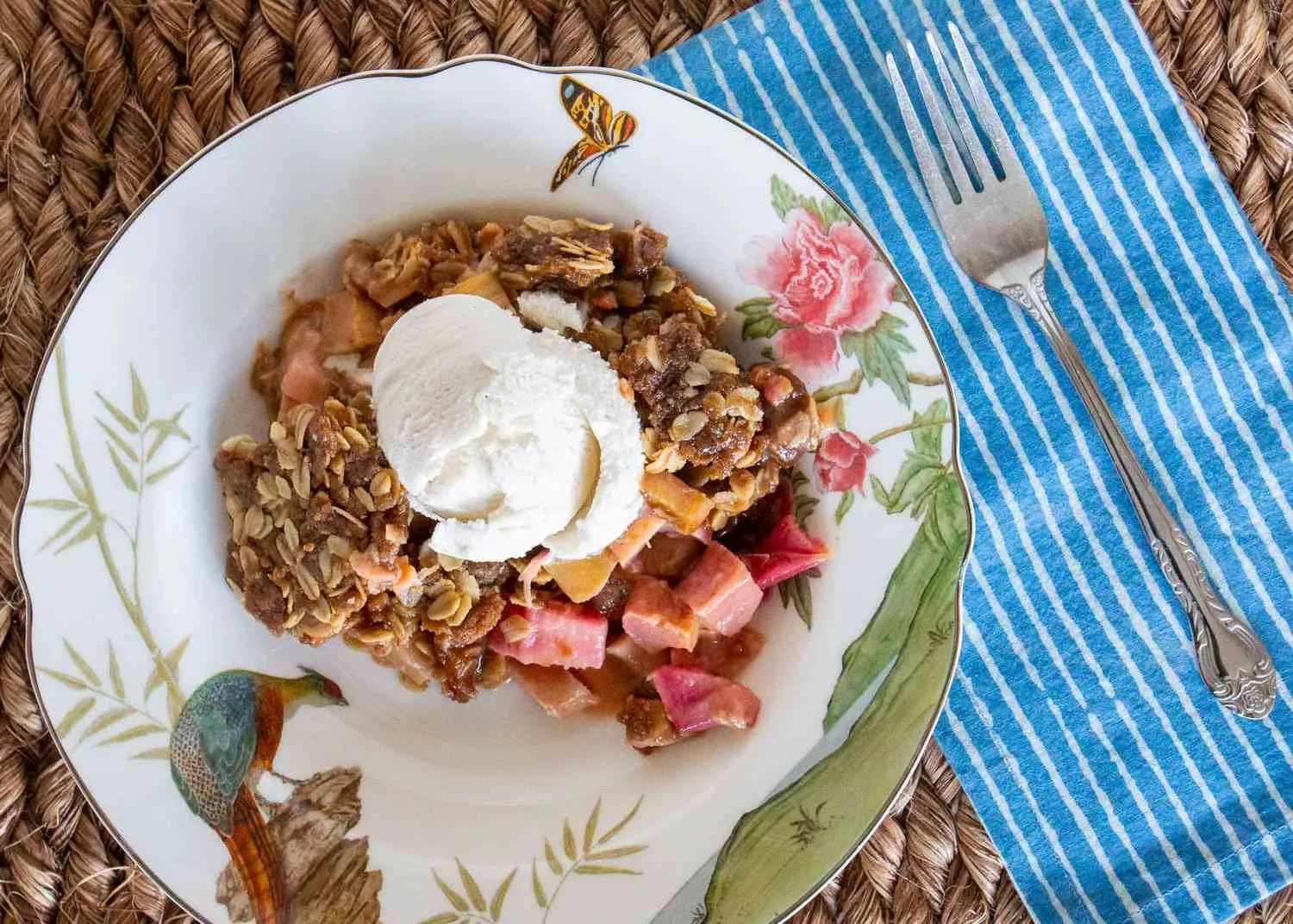 gingered rhubarb crisp with vanilla ice cream