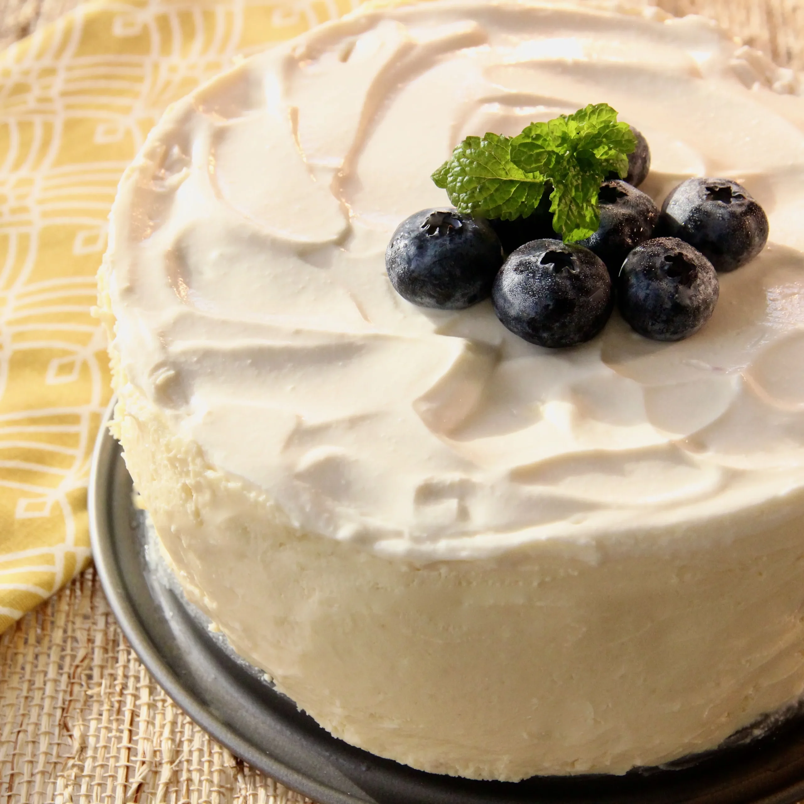 instant pot cheesecake with sour cream topping